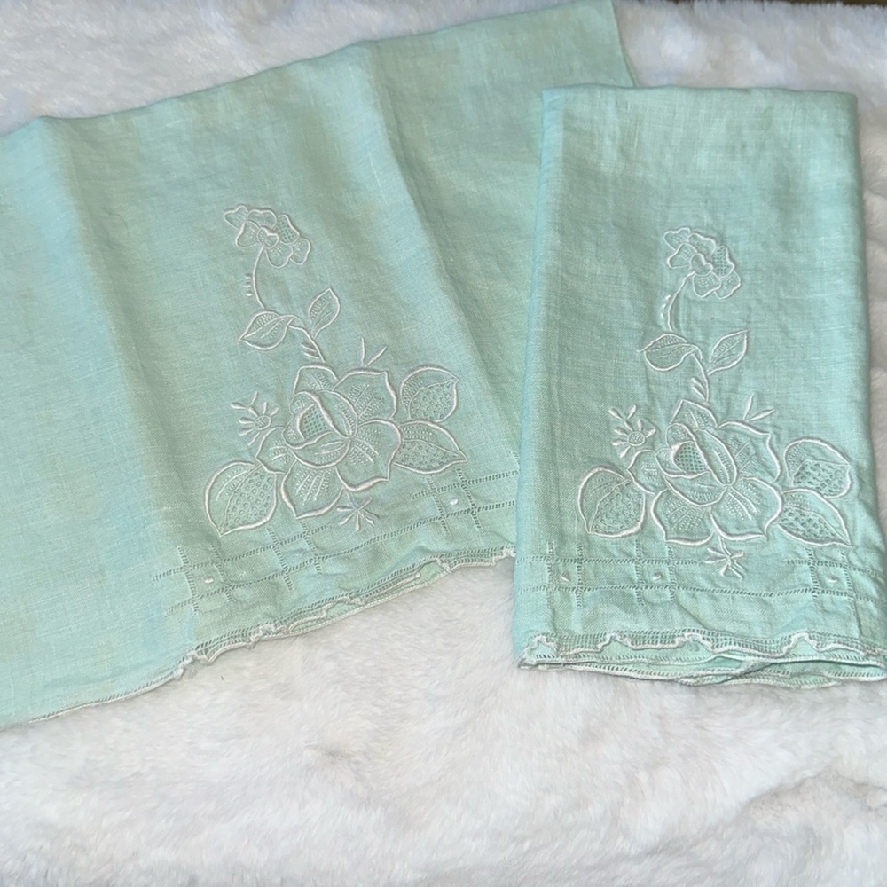 Vintage cloth dinner napkins